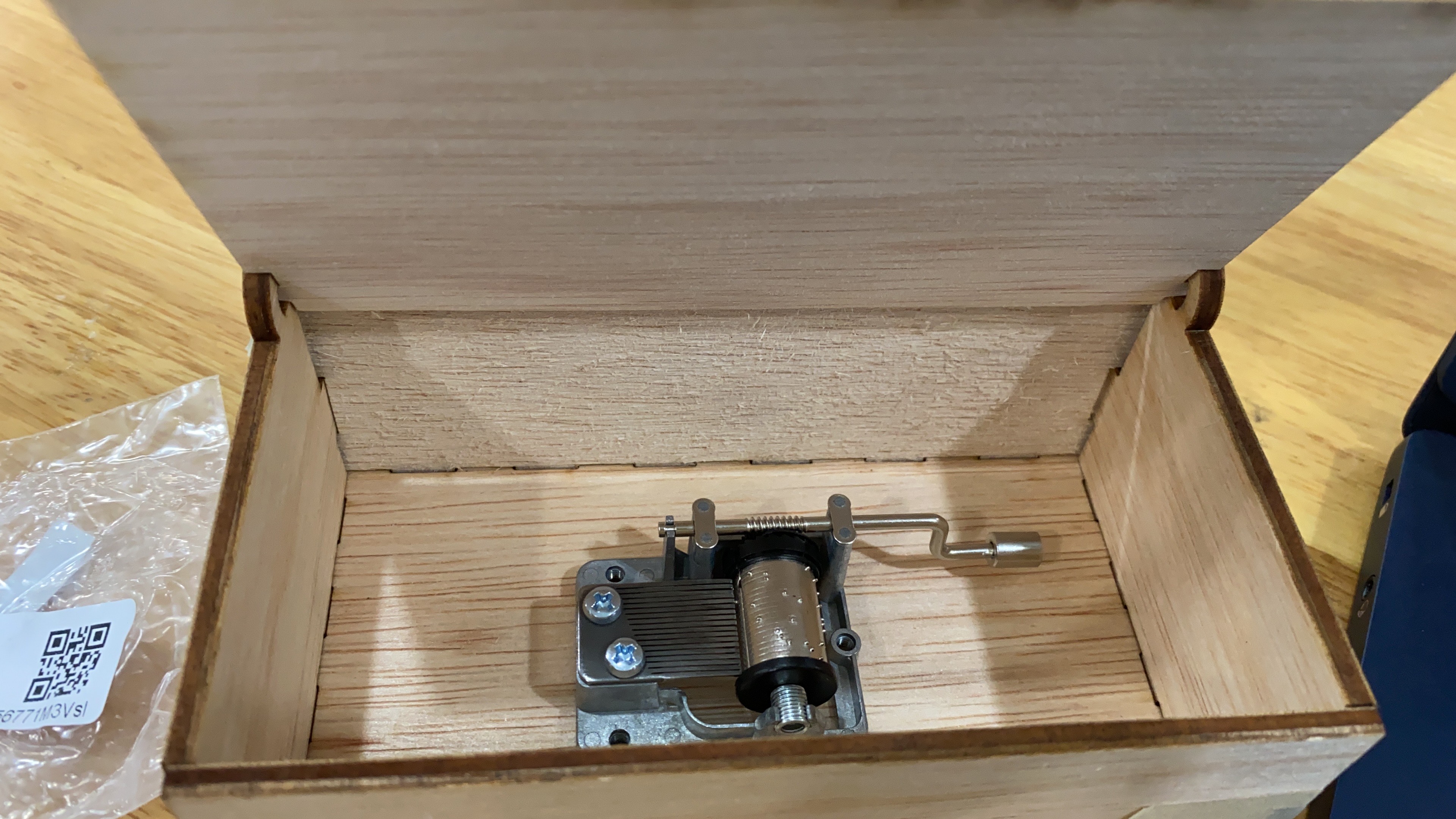  box with crank